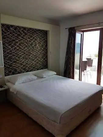 מלון Maira Beach