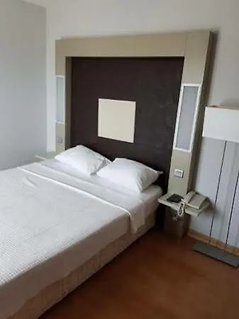 فندق Maira Beach 5*